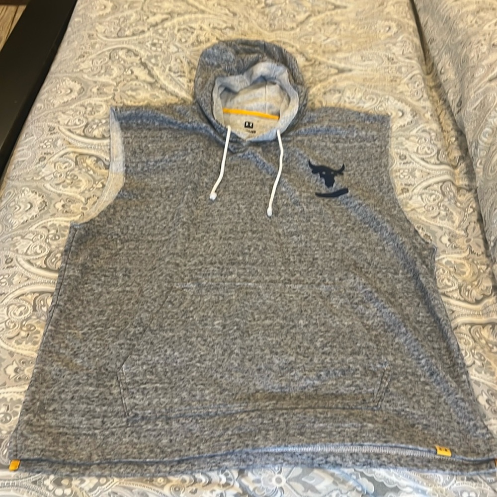 Under Armour - XL - muscle cutoff hoodie - workout